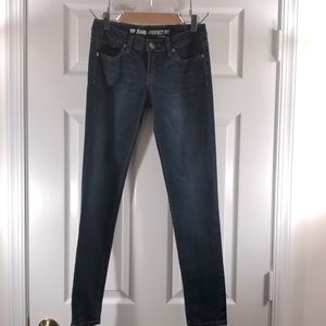 BACK TO SCHOOL Dark denim straight leg jeans.